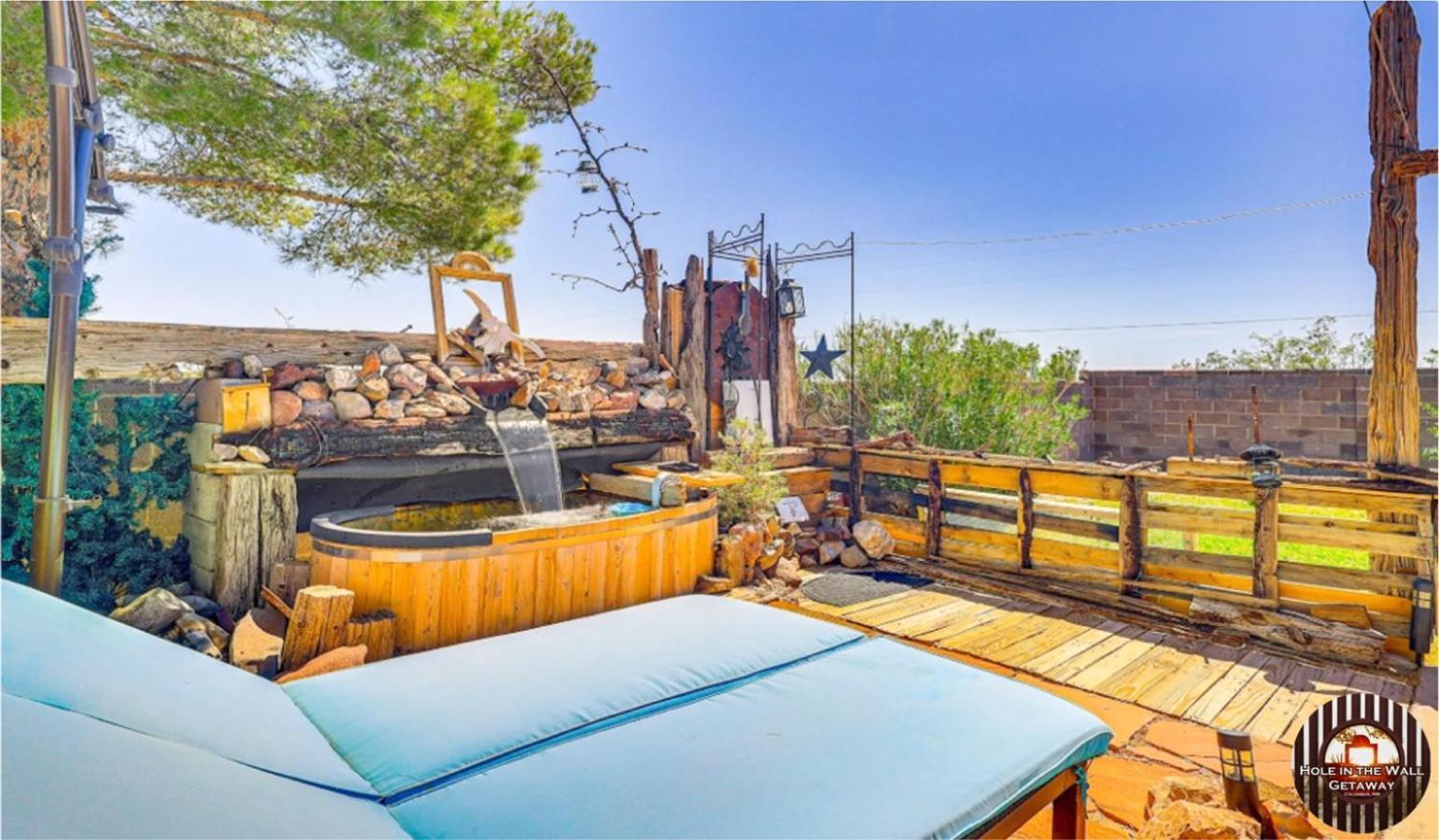 Hole In The Wall Getaway - Usa Mexico Border Bed And Breakfast Columbus Εξωτερικό φωτογραφία