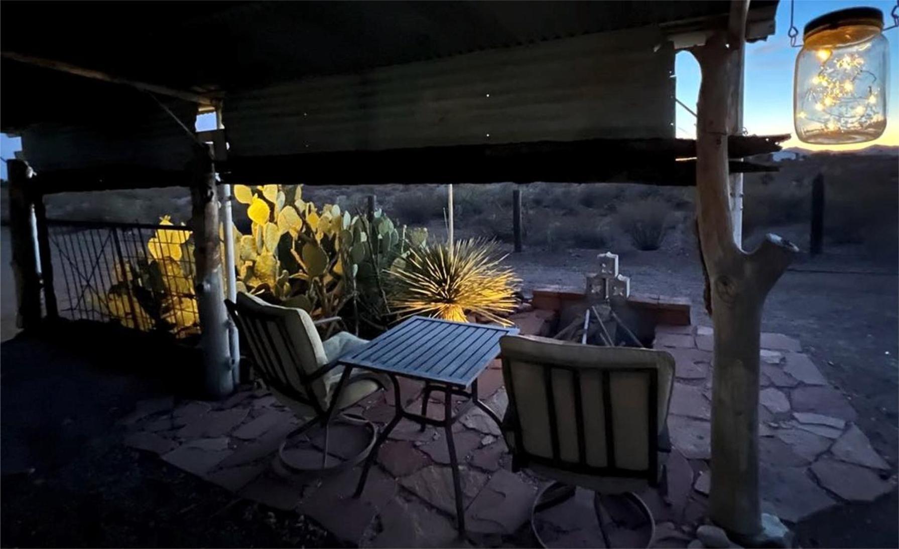 Hole In The Wall Getaway - Usa Mexico Border Bed And Breakfast Columbus Εξωτερικό φωτογραφία