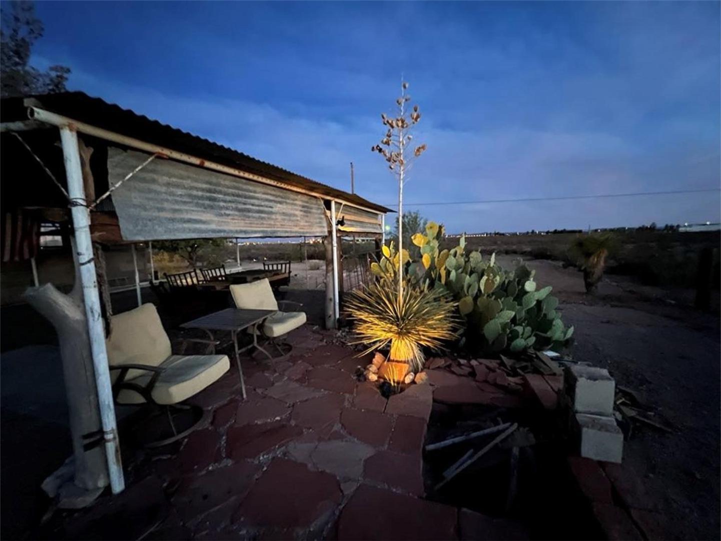 Hole In The Wall Getaway - Usa Mexico Border Bed And Breakfast Columbus Εξωτερικό φωτογραφία